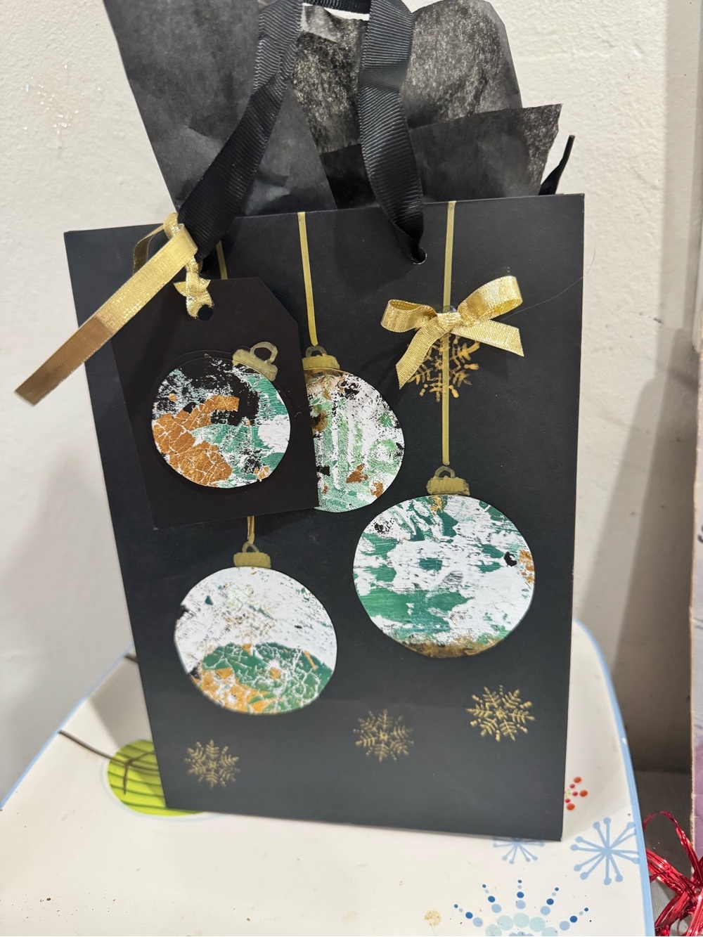 Holiday Ornament Gift Bag set